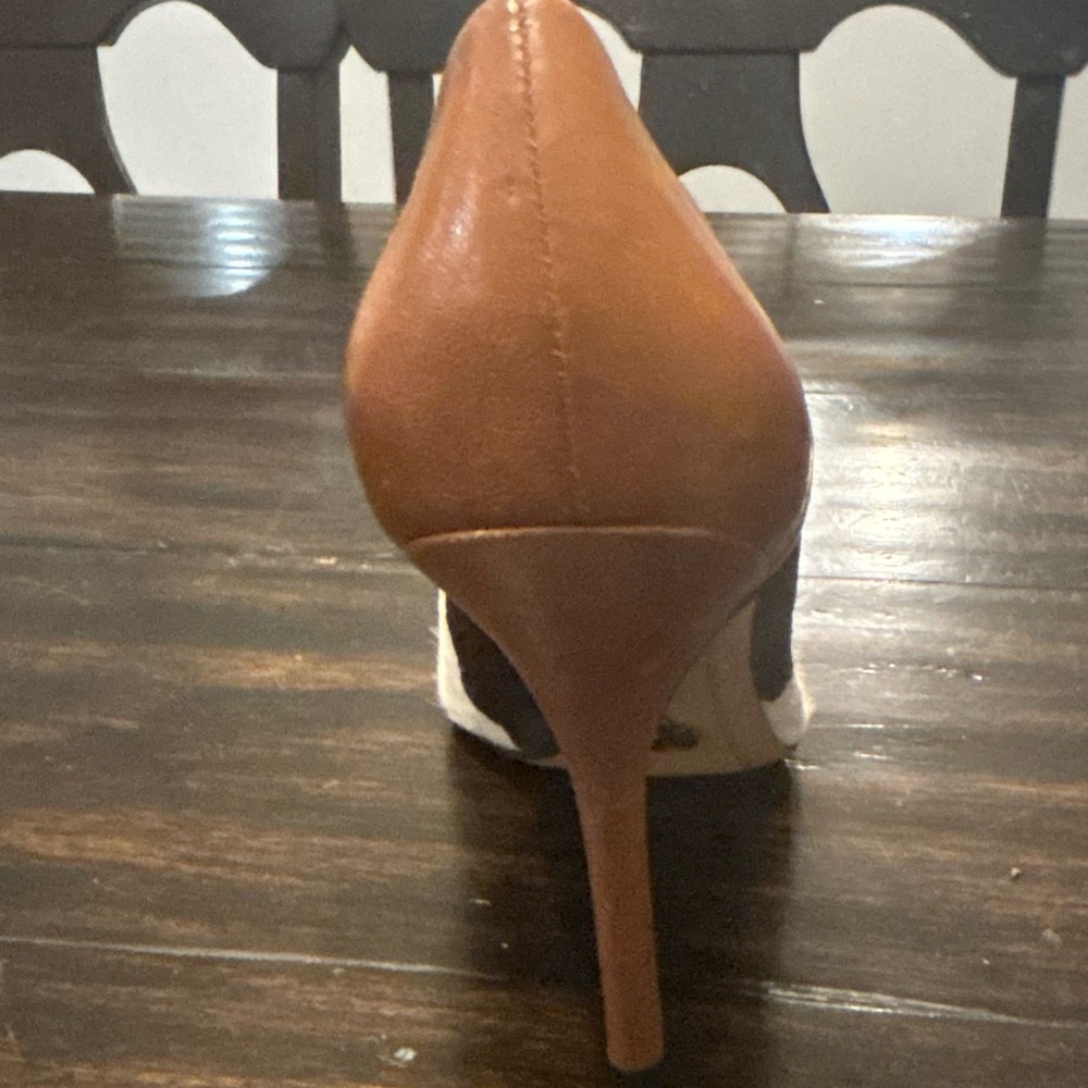 Sam Edelman Desiree Cow Print and Tan Heels -
Size 6 - Picture 5 of 9